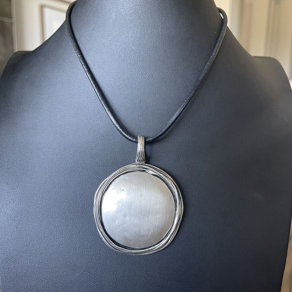 Premier Designs Modern Matte Silver Tone Disc Pendant Necklace Magnetic Closure